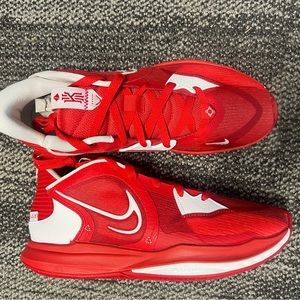 Kyrie Low 5 (University Red)